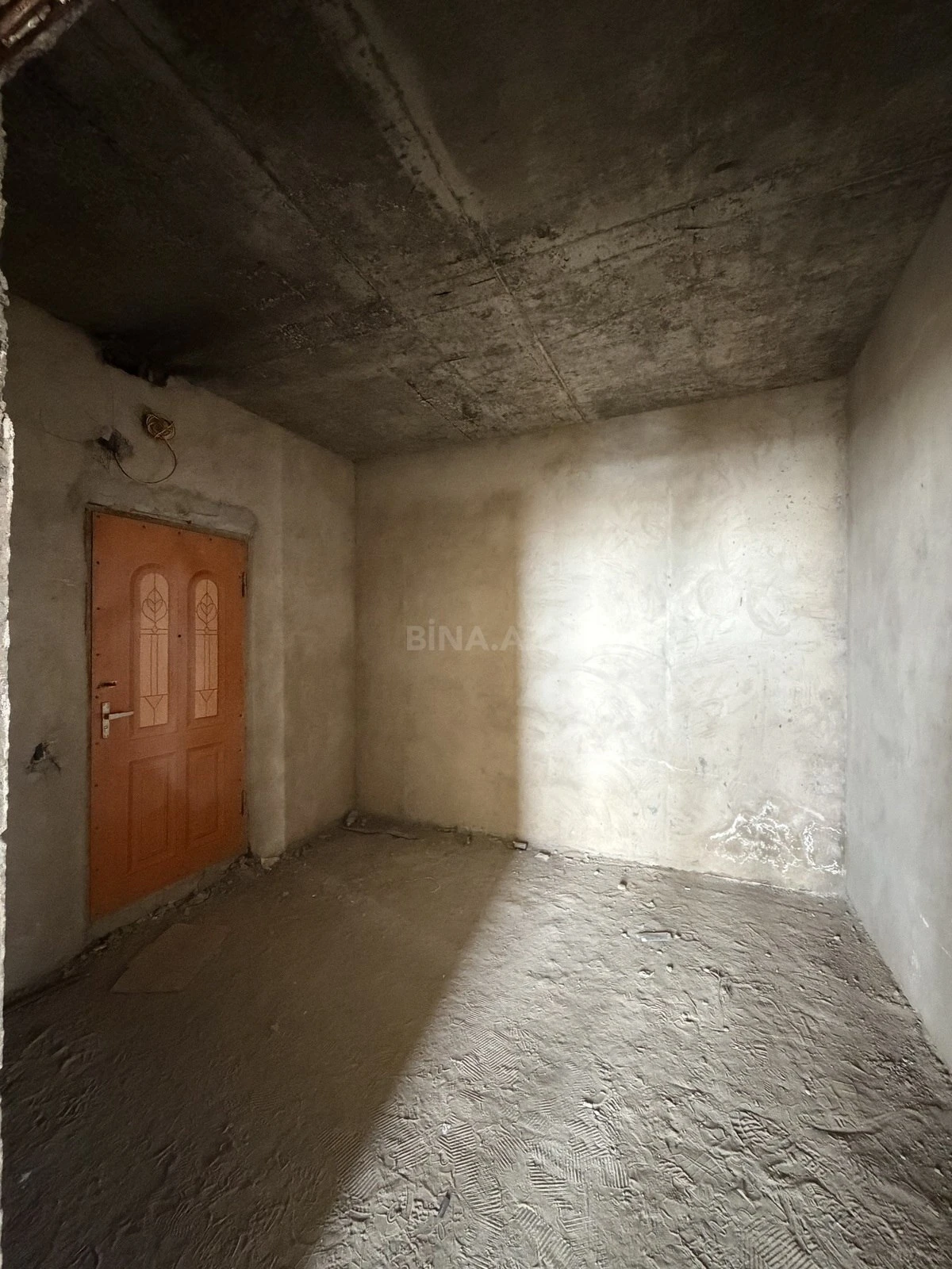 Satılır 3 otaqlı mənzil 132 m²