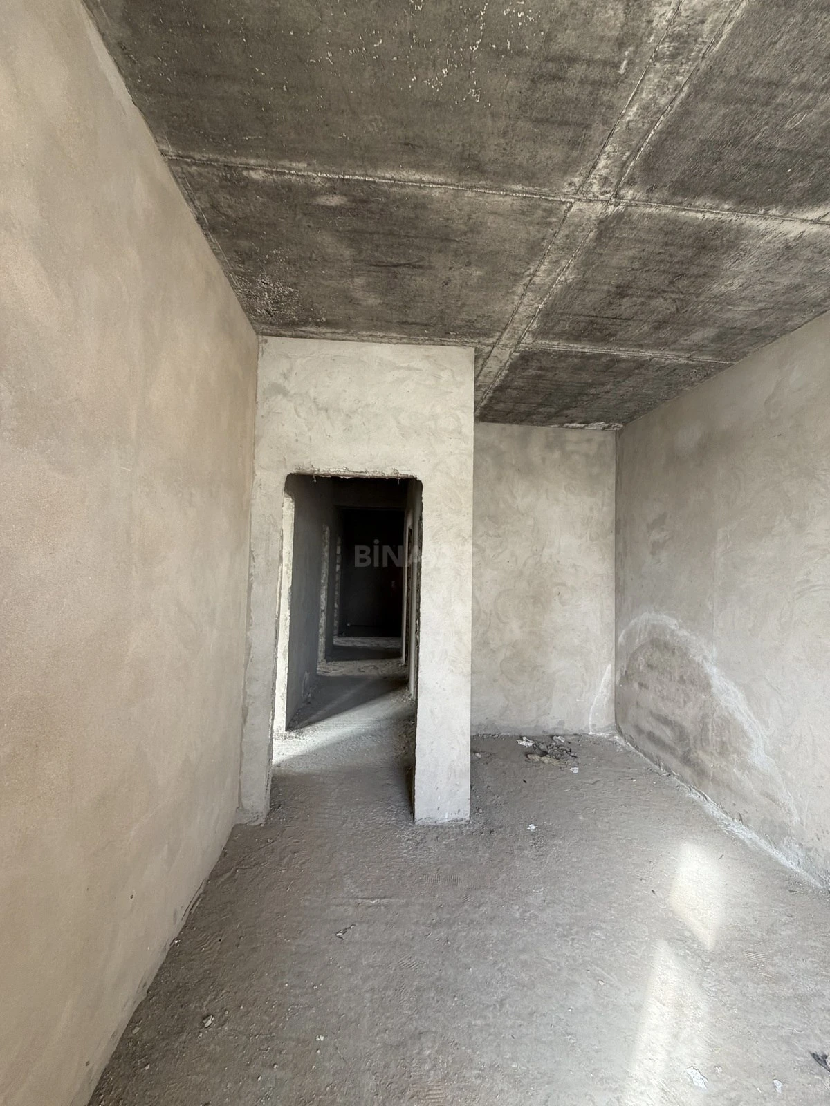 Satılır 3 otaqlı mənzil 132 m²