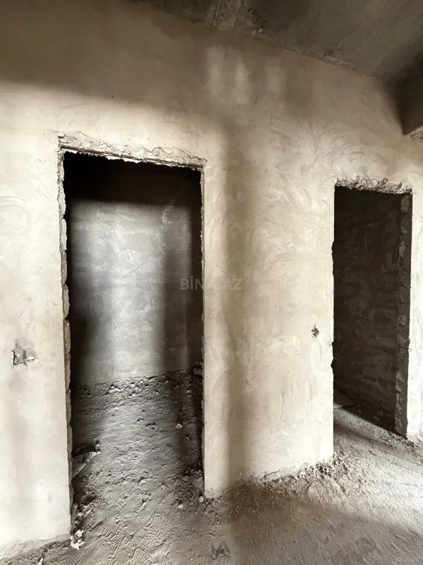 Satılır 3 otaqlı mənzil 132 m²