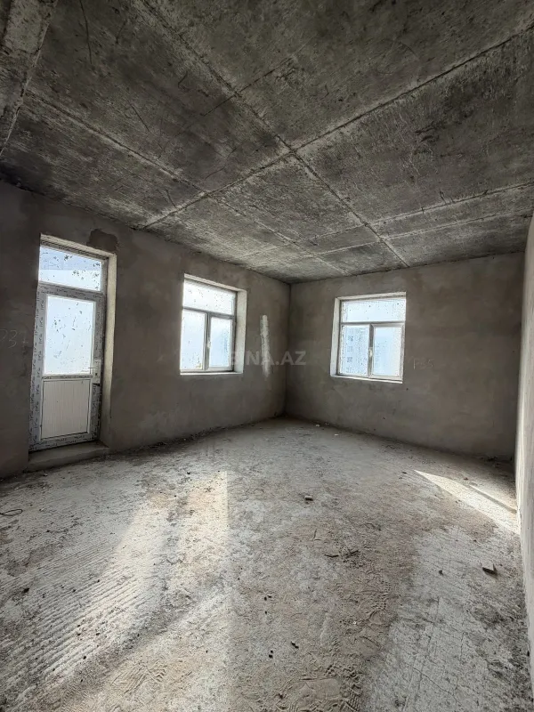 Satılır 3 otaqlı mənzil 132 m²