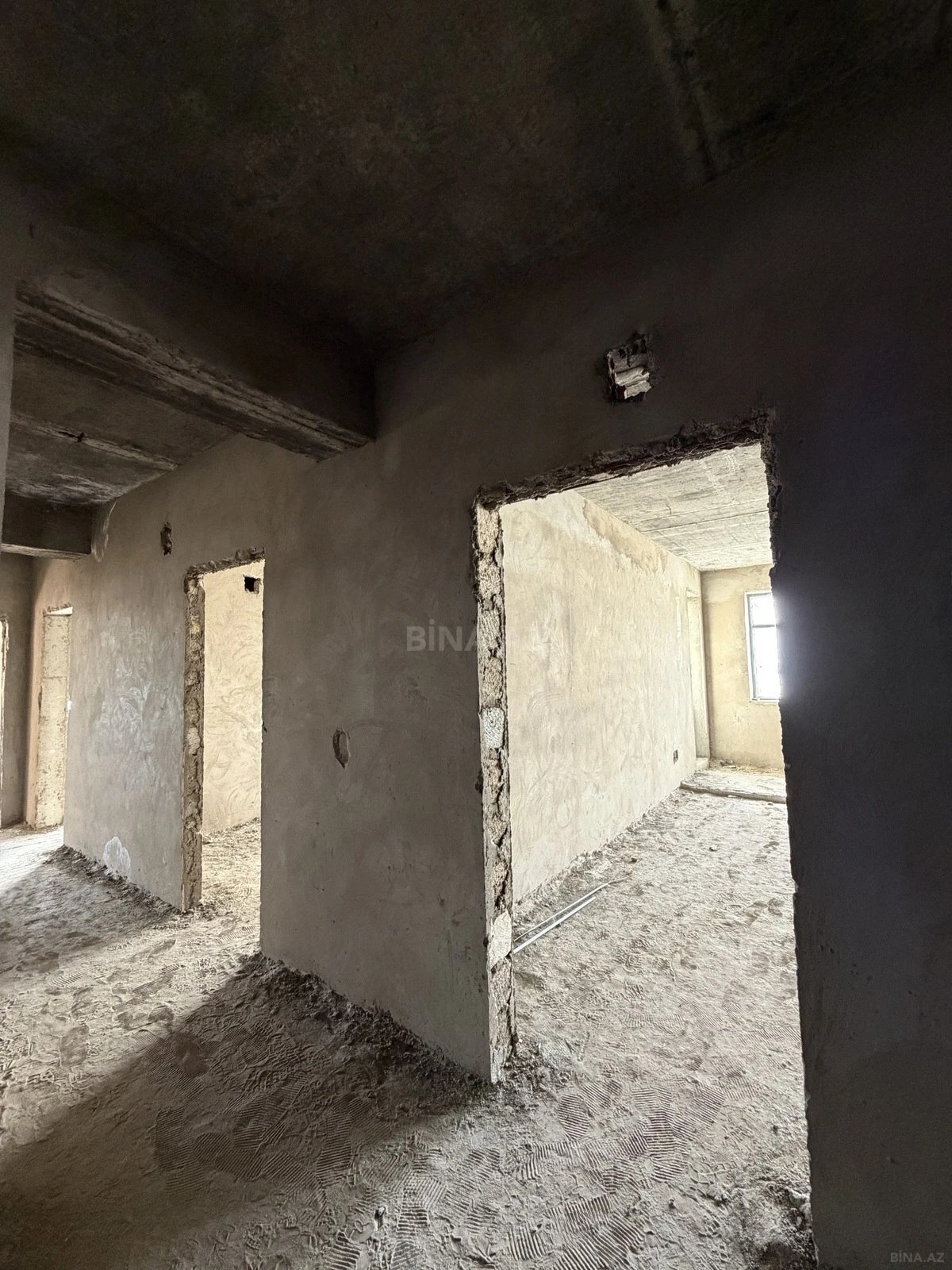 Satılır 3 otaqlı mənzil 132 m²