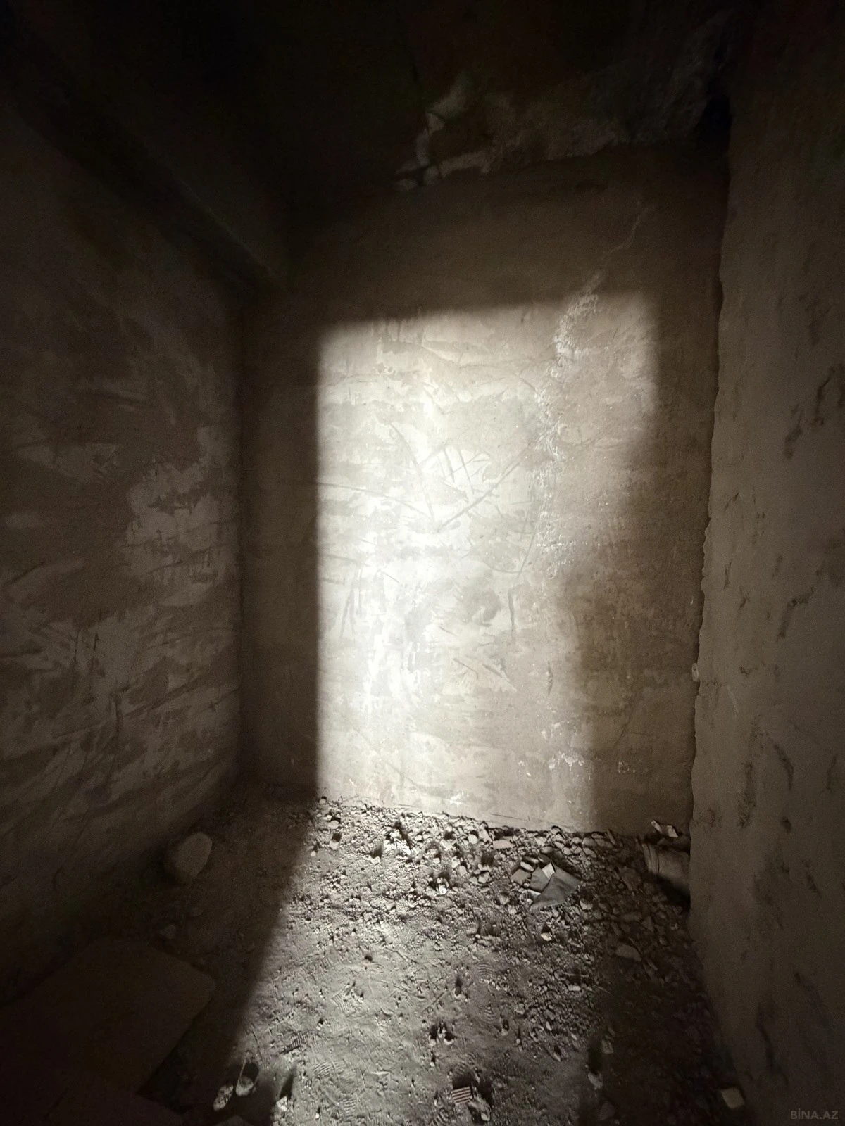 Satılır 3 otaqlı mənzil 132 m²