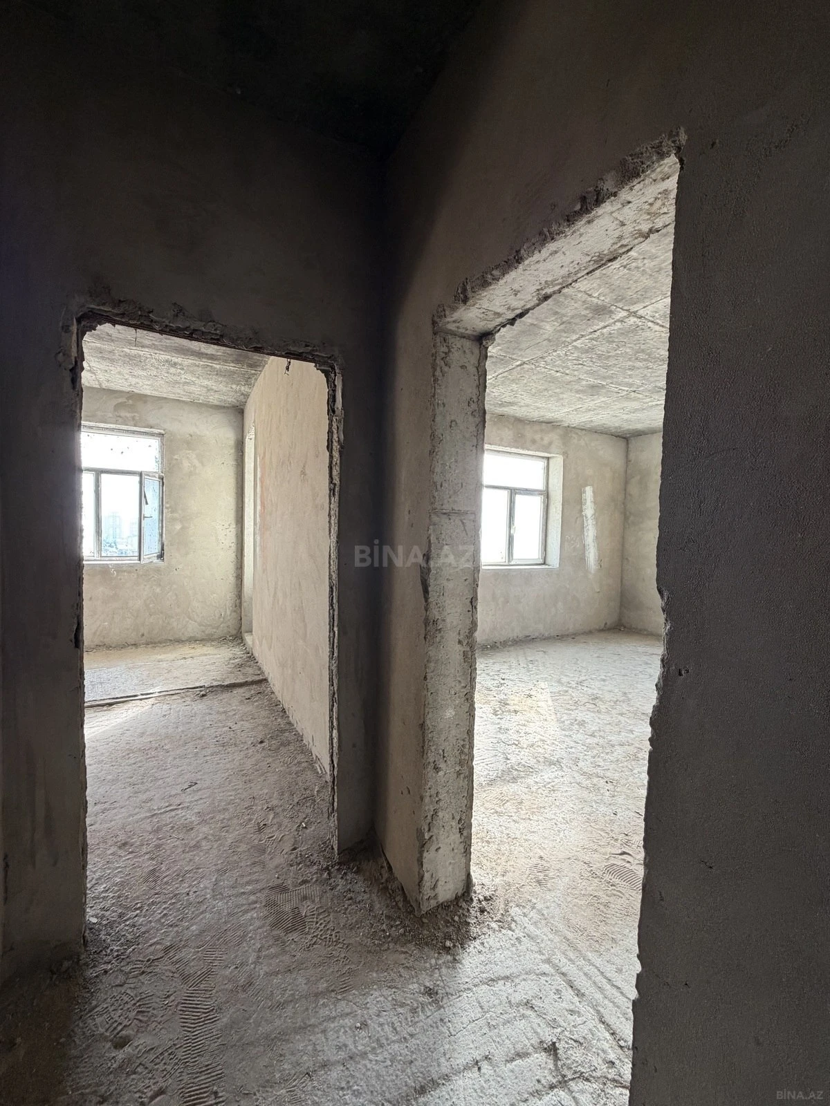 Satılır 3 otaqlı mənzil 132 m²