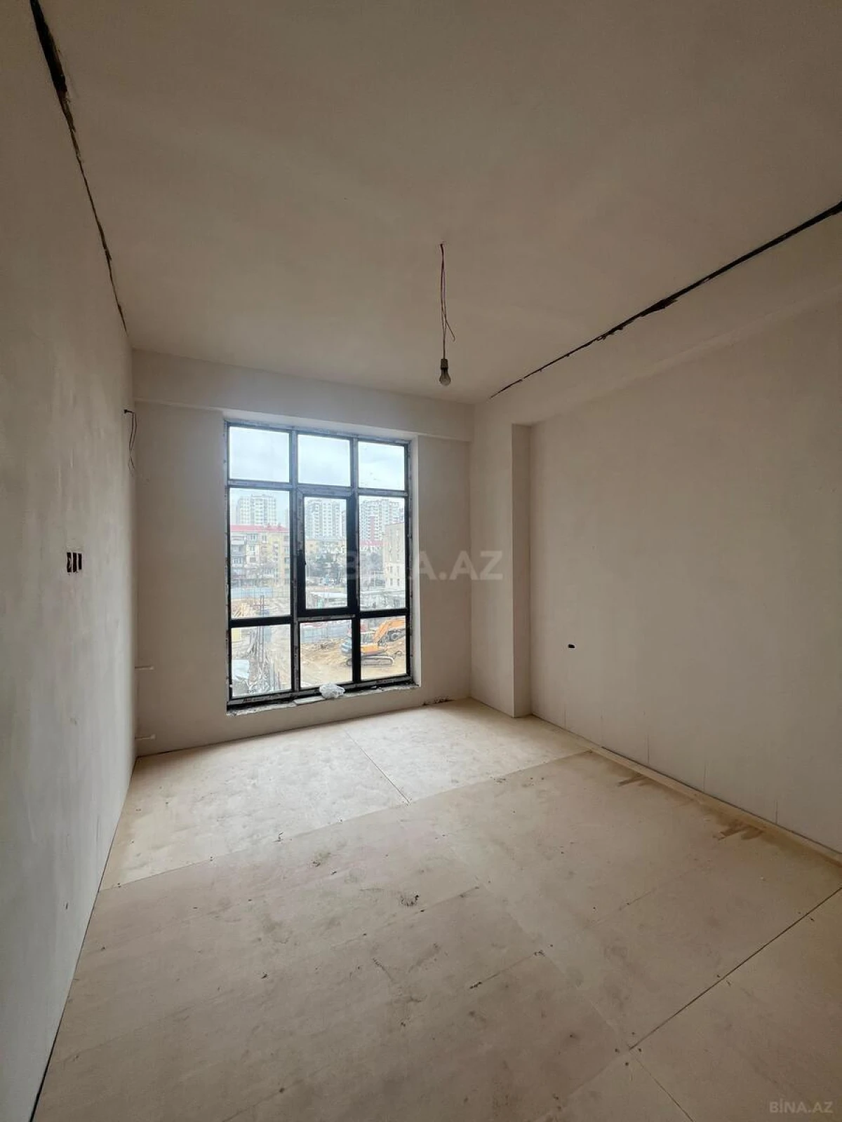 Satılır 2 otaqlı mənzil 106 m²