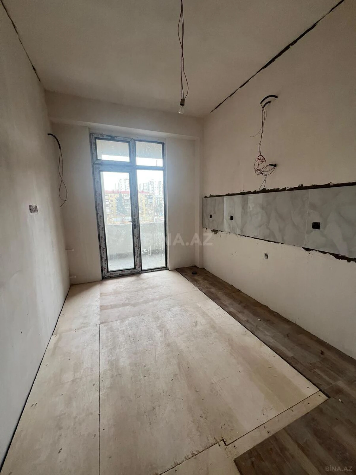 Satılır 2 otaqlı mənzil 106 m²