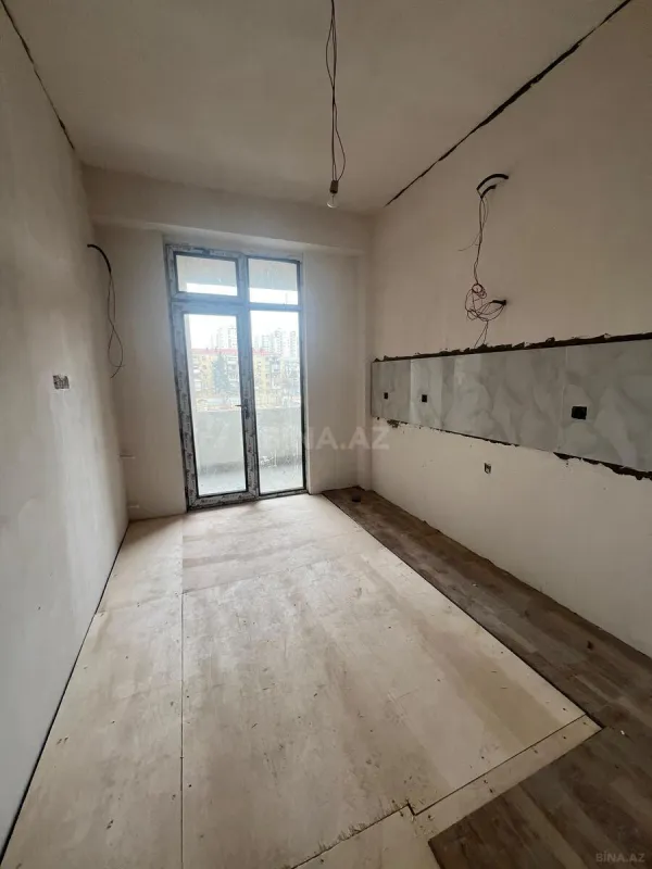 Satılır 2 otaqlı mənzil 106 m²