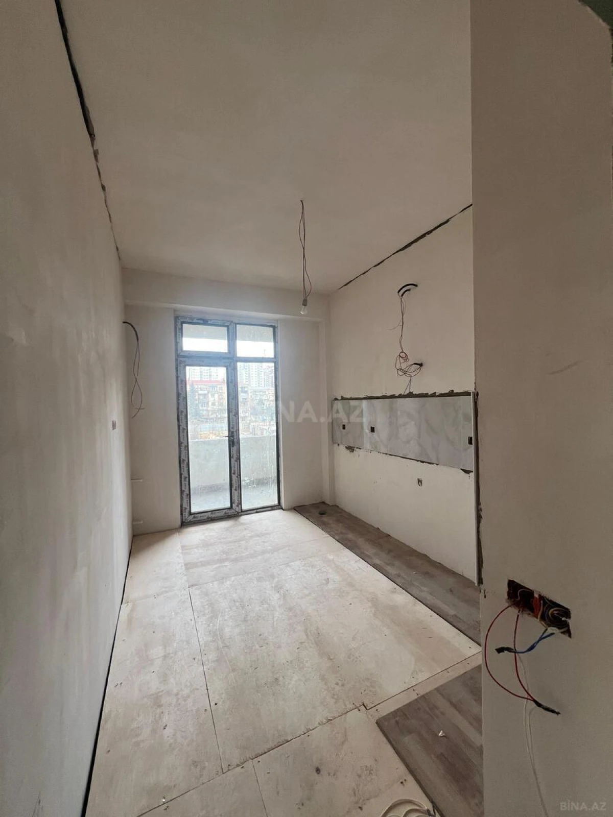 Satılır 2 otaqlı mənzil 106 m²