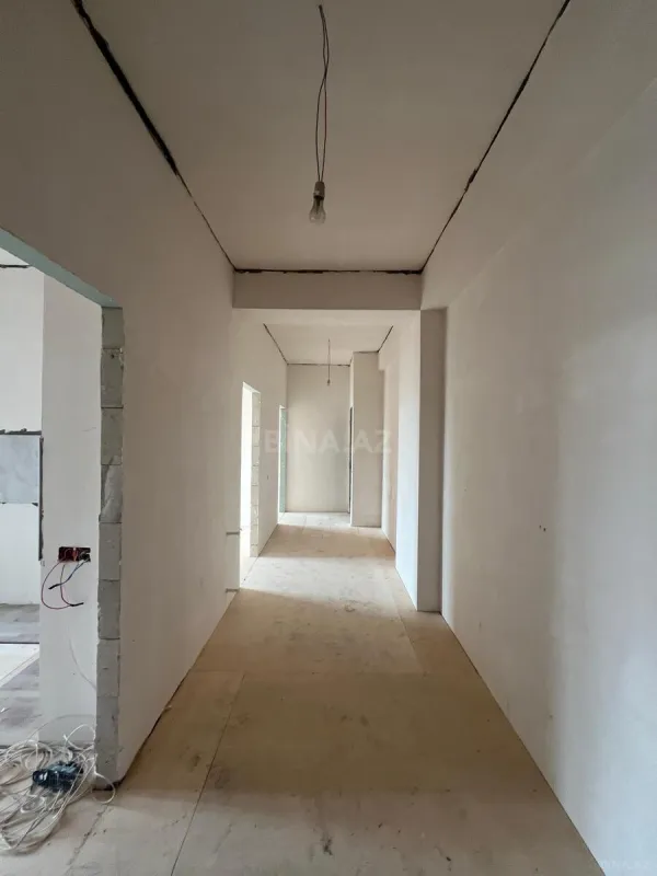 Satılır 2 otaqlı mənzil 106 m²
