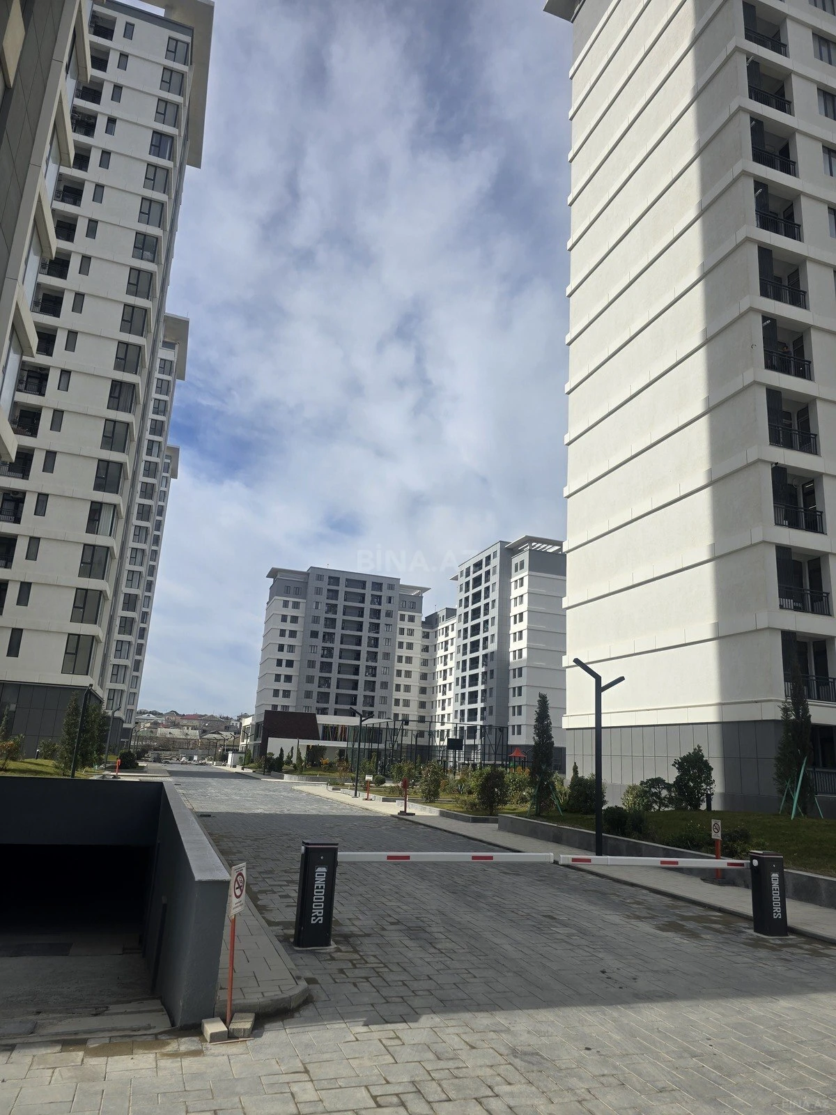 Satılır 2 otaqlı mənzil 106 m²