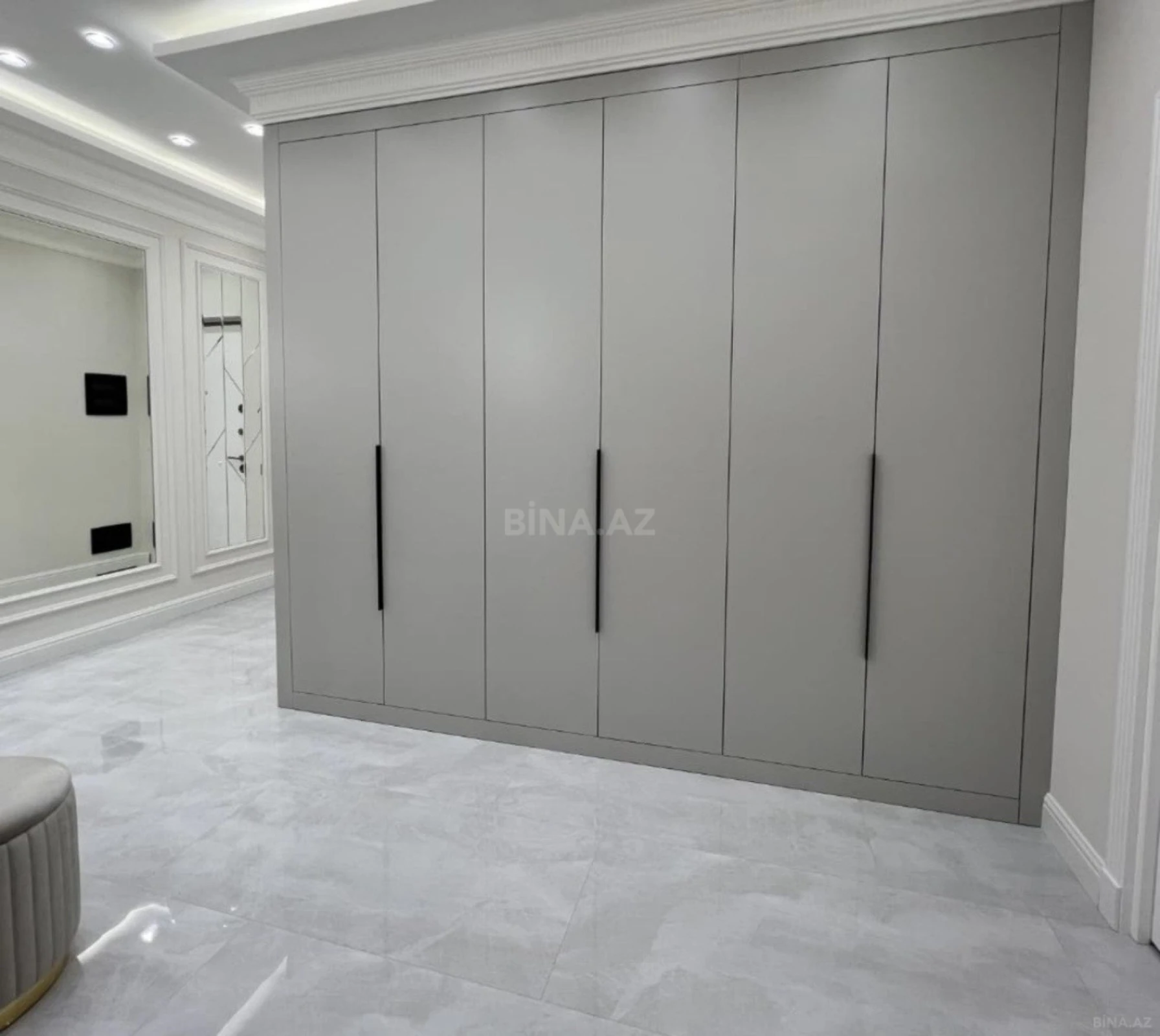Kirayə verilir 4 otaqlı mənzil 155 m²