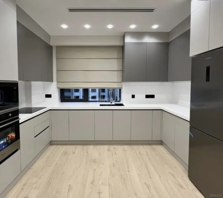 Kirayə verilir 4 otaqlı mənzil 155 m²