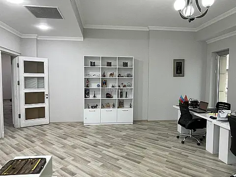 Kirayə verilir 2 otaqlı ofis 123 m²