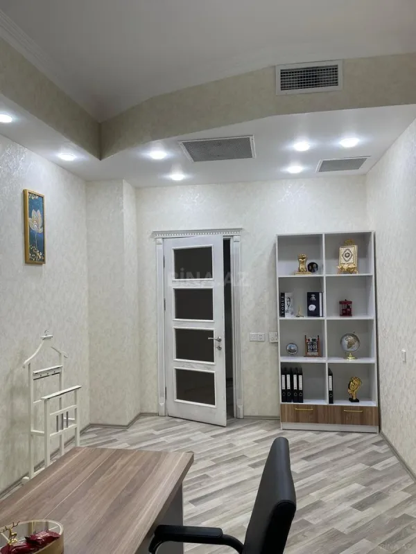 Kirayə verilir 2 otaqlı ofis 123 m²