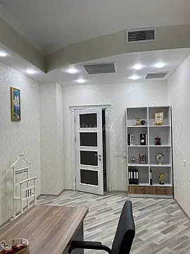 Kirayə verilir 2 otaqlı ofis 123 m²