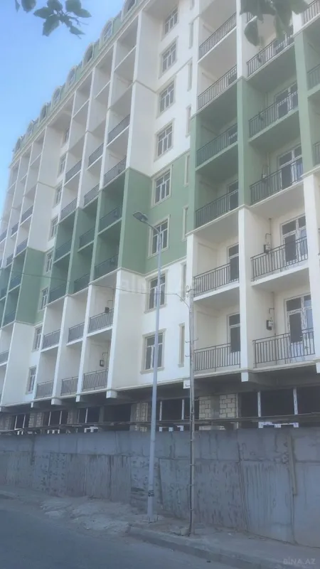 Satılır 2 otaqlı mənzil 83 m²