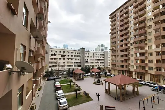 Kirayə verilir 5 otaqlı ofis 180 m²