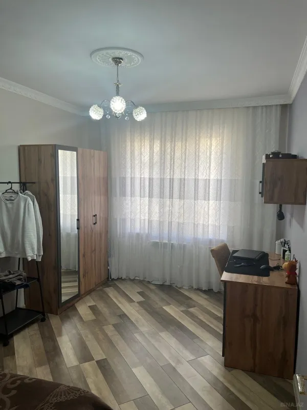 Satılır 4 otaqlı mənzil 100 m²
