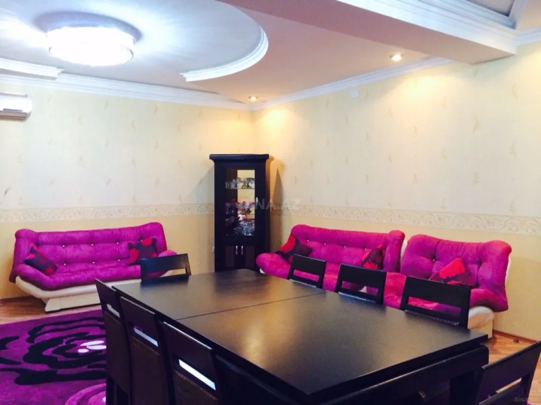 Satılır 4 otaqlı mənzil 159 m²
