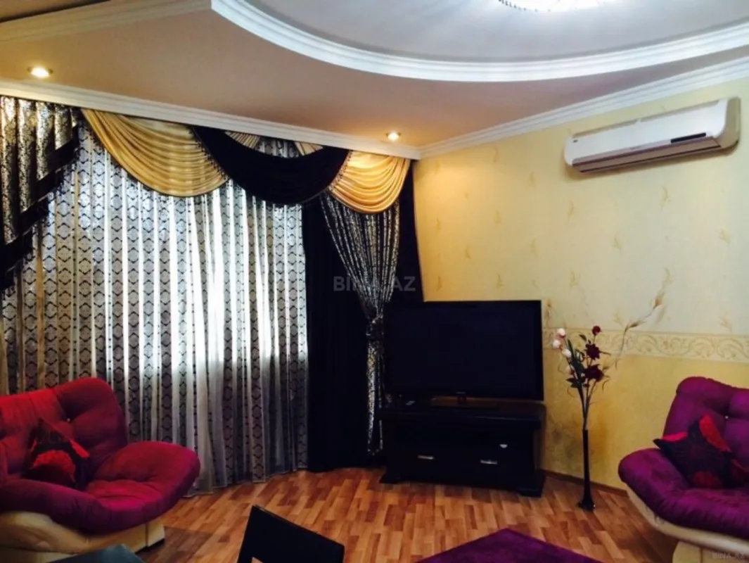 Satılır 4 otaqlı mənzil 159 m²