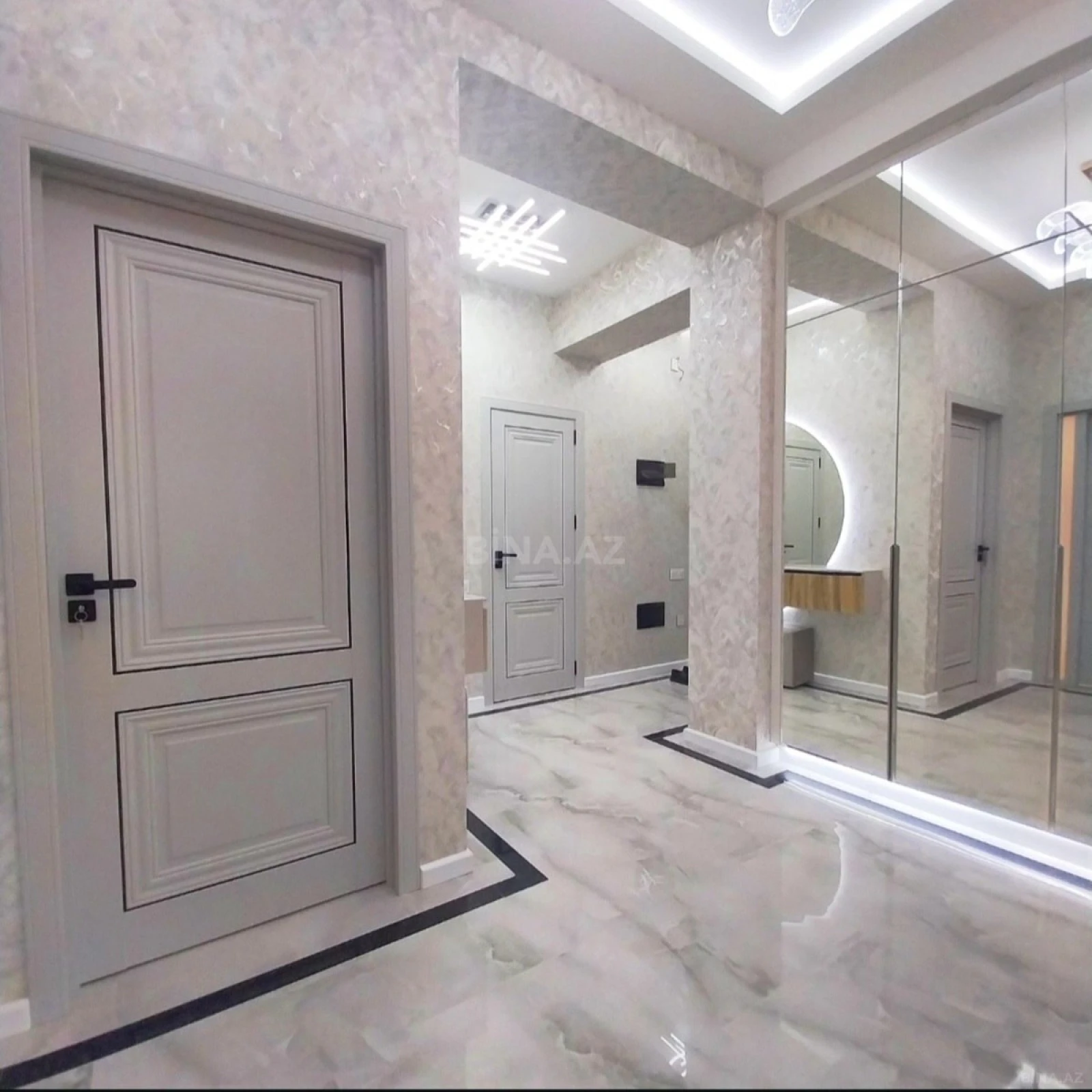 Satılır 2 otaqlı mənzil 77 m²