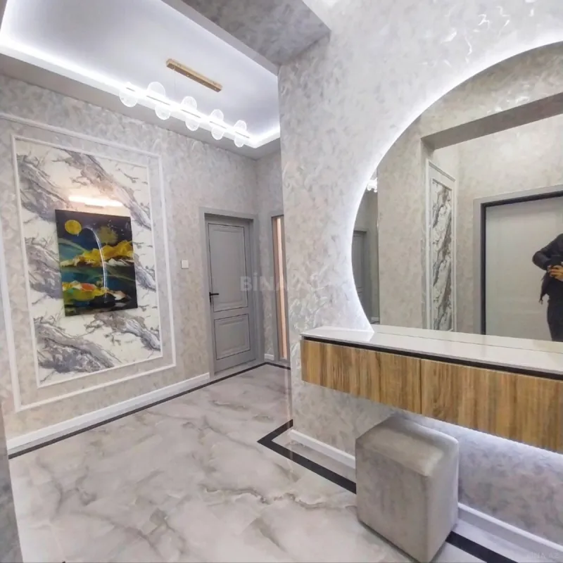 Satılır 2 otaqlı mənzil 77 m²