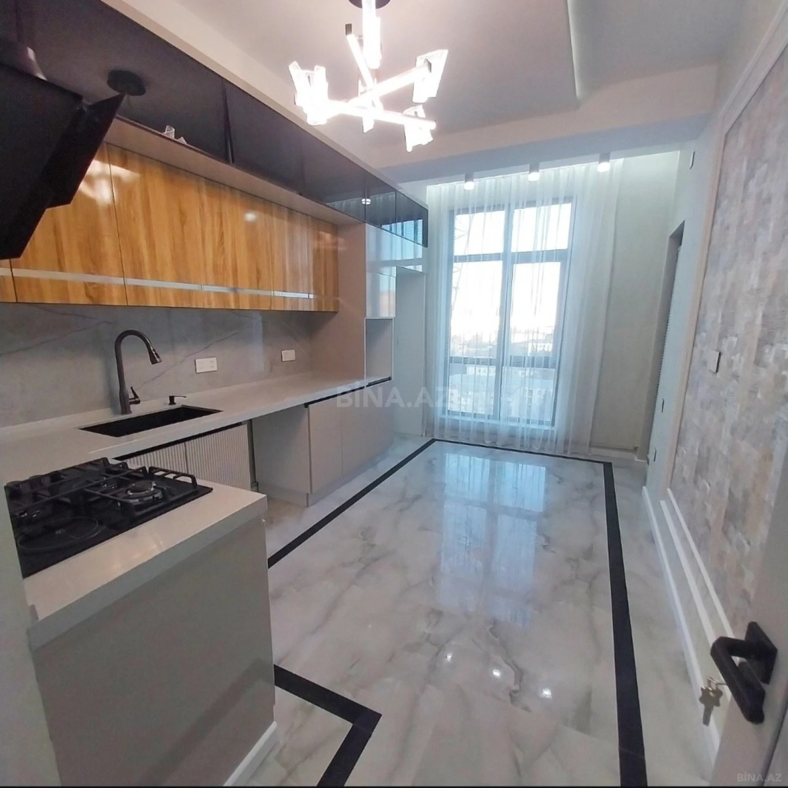 Satılır 2 otaqlı mənzil 77 m²