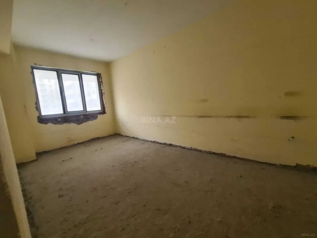Satılır 4 otaqlı mənzil 232 m²