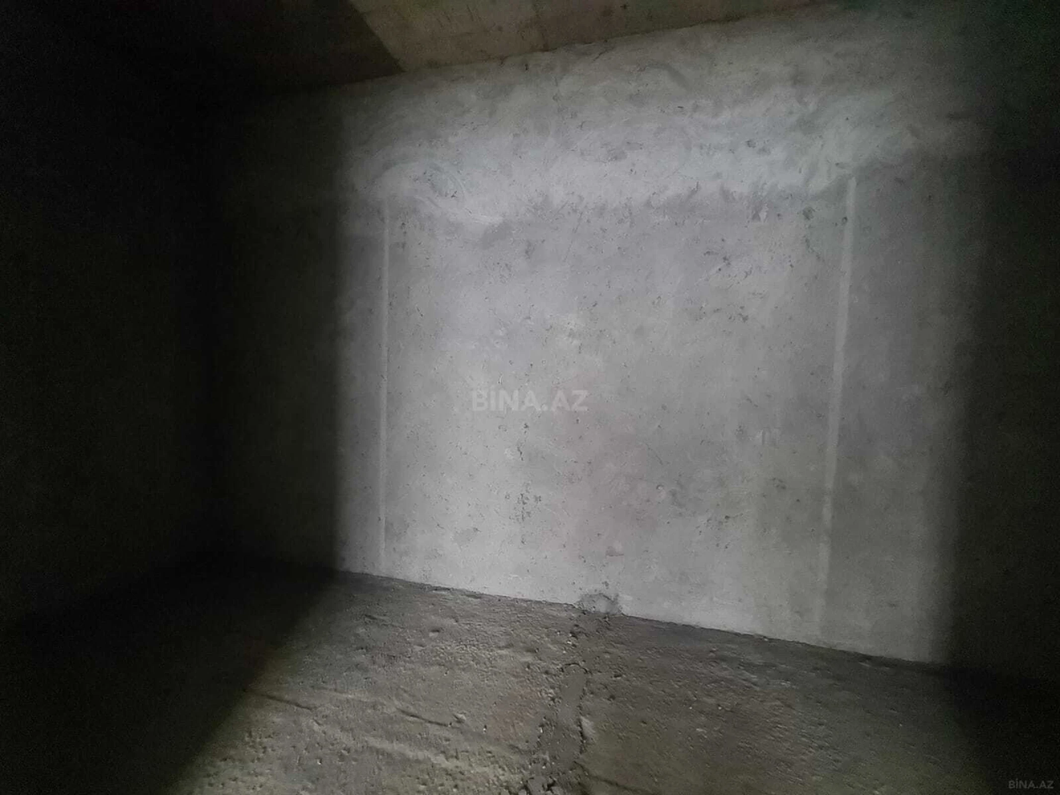 Satılır 4 otaqlı mənzil 232 m²