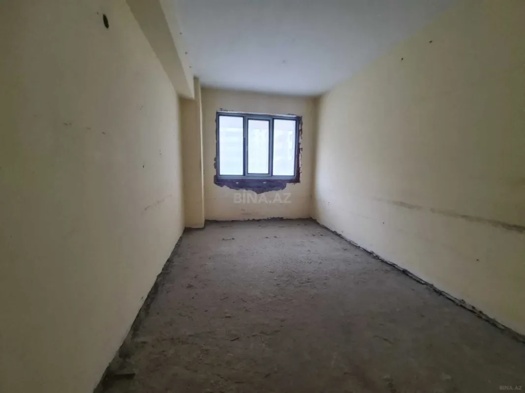 Satılır 4 otaqlı mənzil 232 m²
