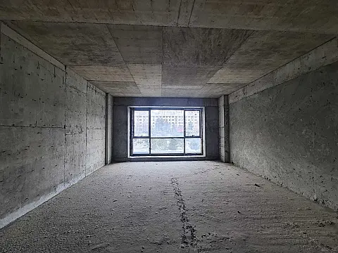 Satılır 4 otaqlı mənzil 232 m²