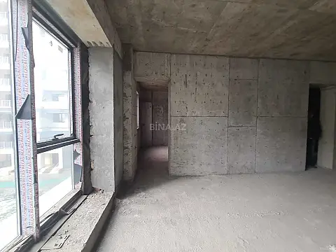 Satılır 4 otaqlı mənzil 232 m²