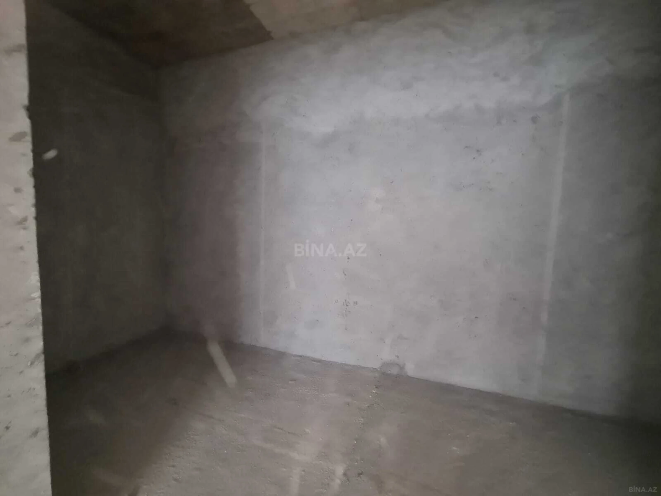Satılır 4 otaqlı mənzil 232 m²