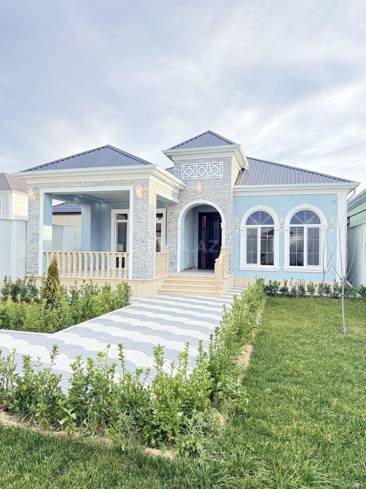 Satılır 4 otaqlı həyət evi 160 m²