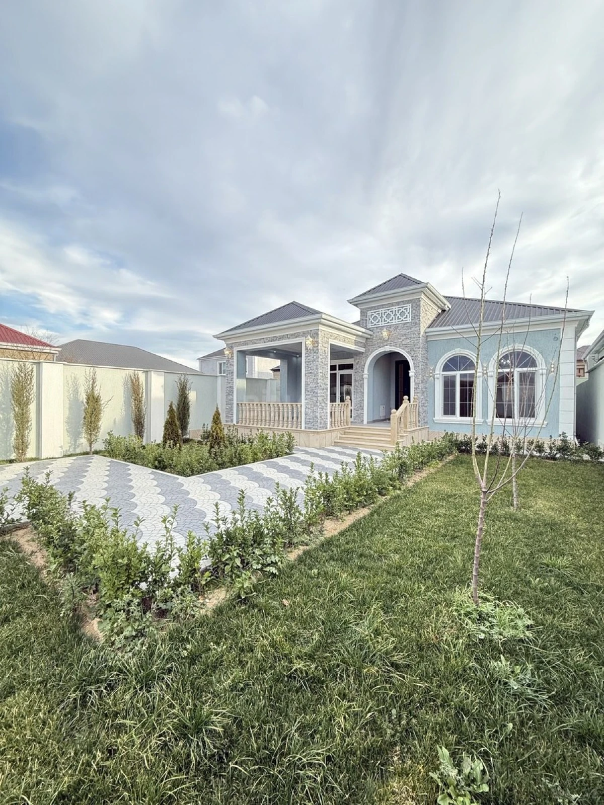 Satılır 4 otaqlı həyət evi 160 m²