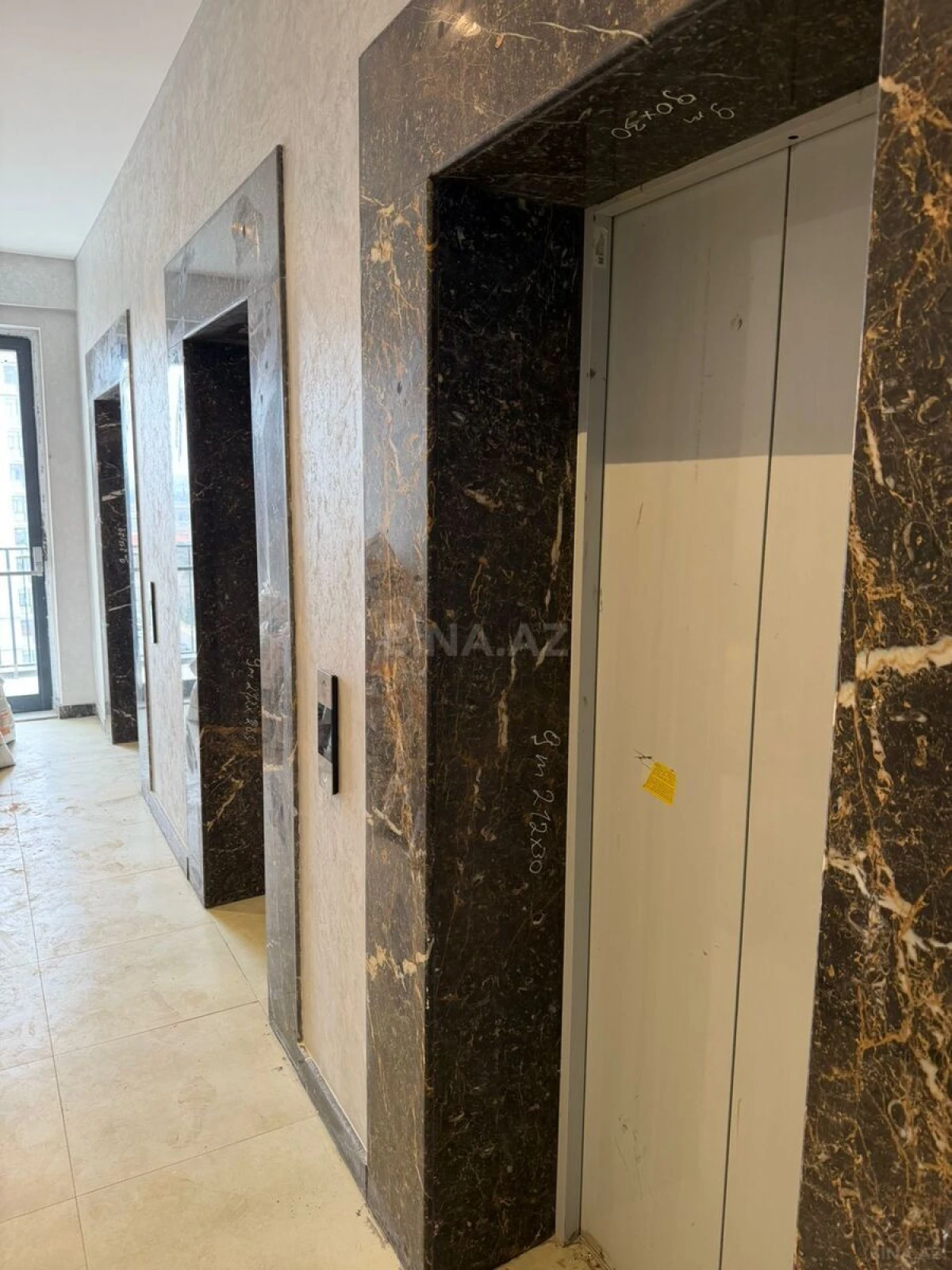 Satılır 2 otaqlı mənzil 117.2 m²