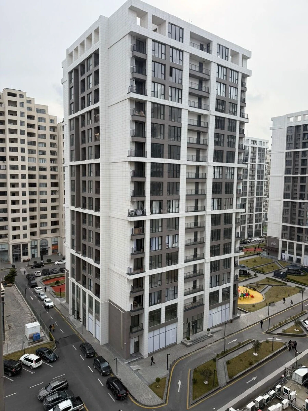 Satılır 2 otaqlı mənzil 117.2 m²