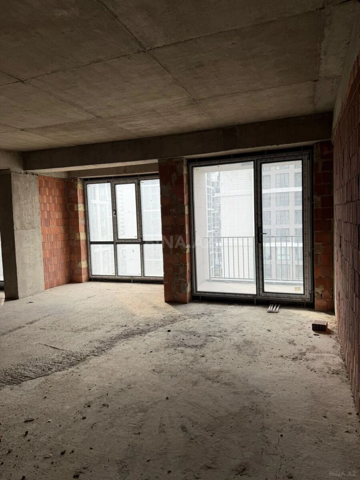 Satılır 2 otaqlı mənzil 117.2 m²