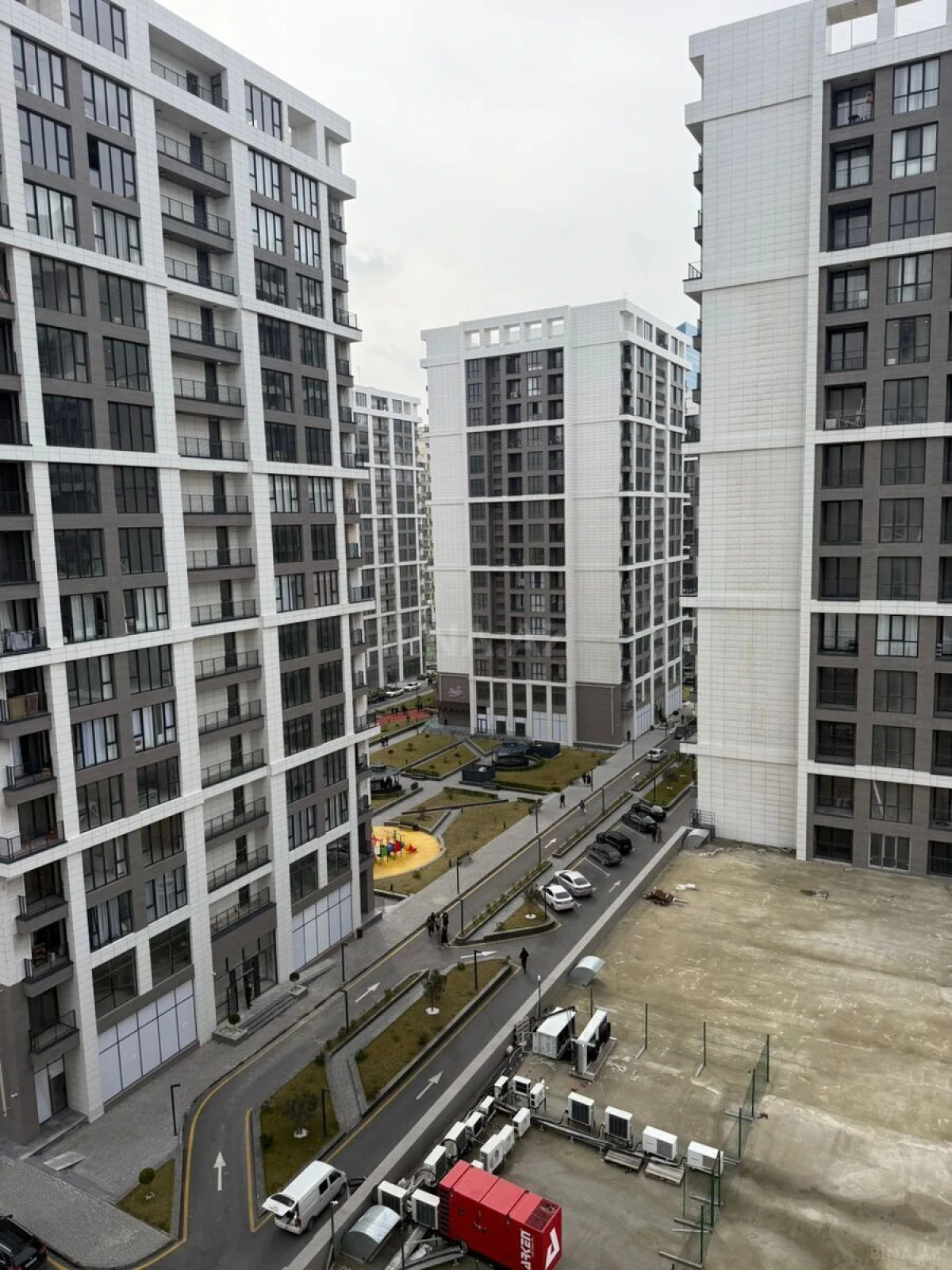 Satılır 2 otaqlı mənzil 117.2 m²