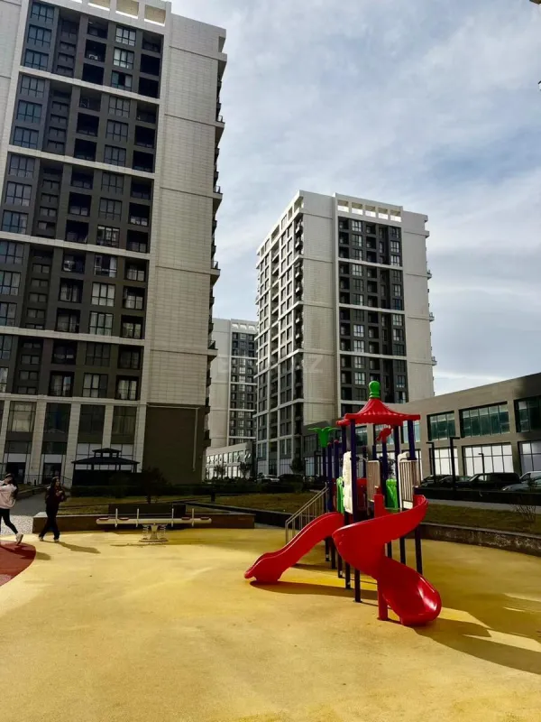 Satılır 2 otaqlı mənzil 108.2 m²