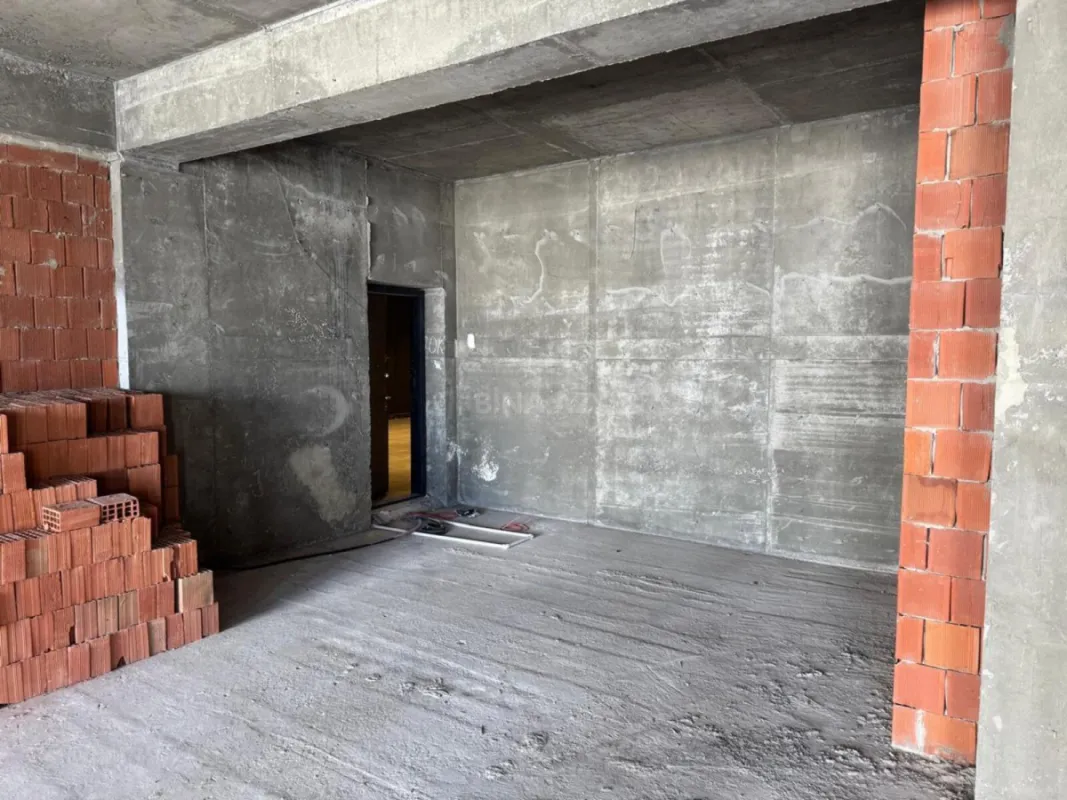 Satılır 2 otaqlı mənzil 108.2 m²