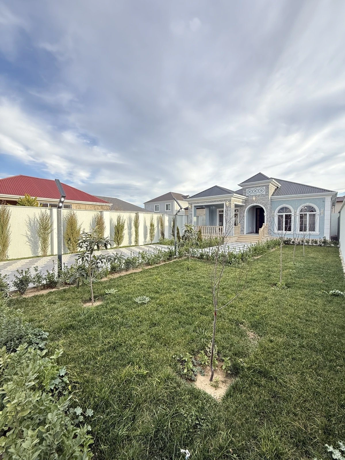 Satılır 4 otaqlı həyət evi 160 m²