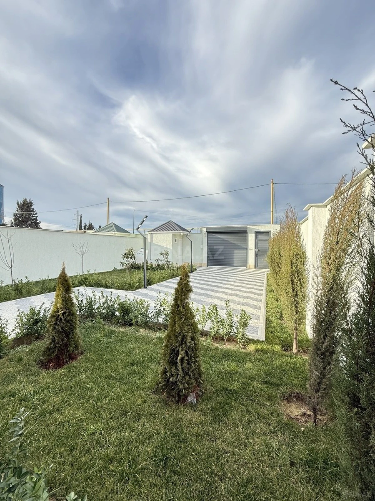 Satılır 4 otaqlı həyət evi 160 m²
