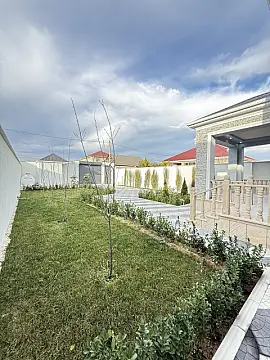 Satılır 4 otaqlı həyət evi 160 m²