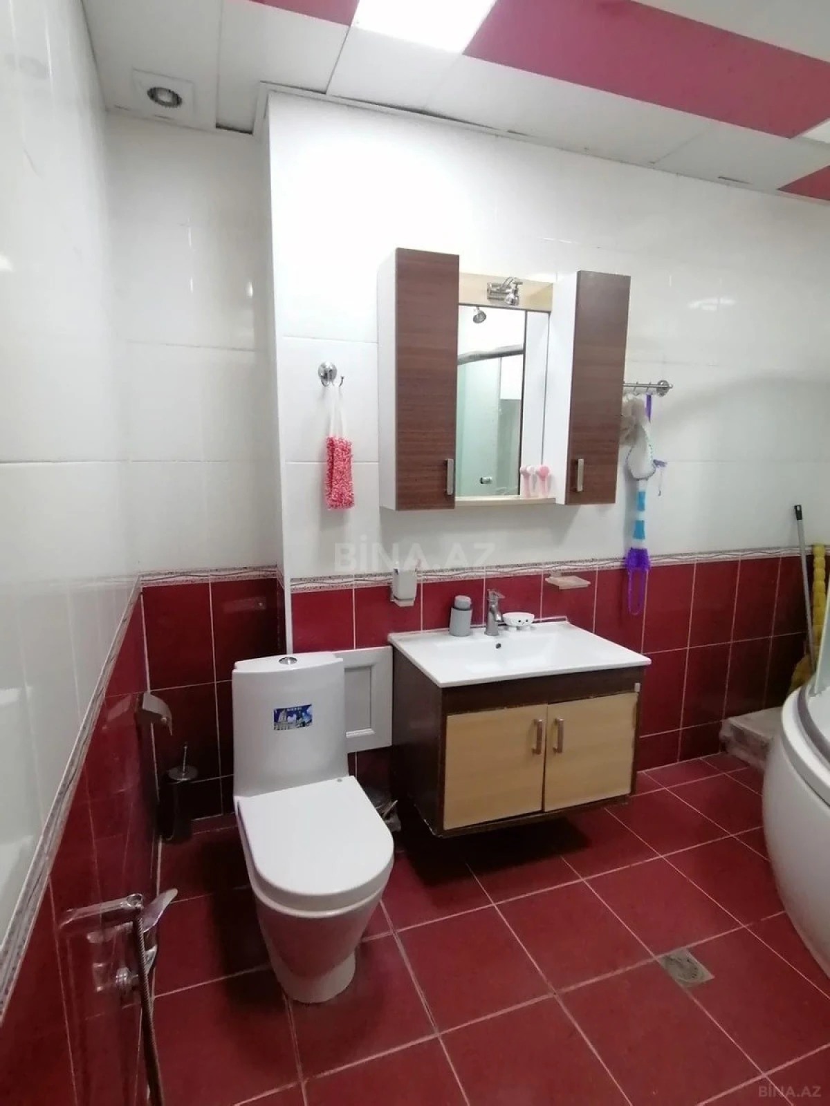 Satılır 3 otaqlı mənzil 148 m²