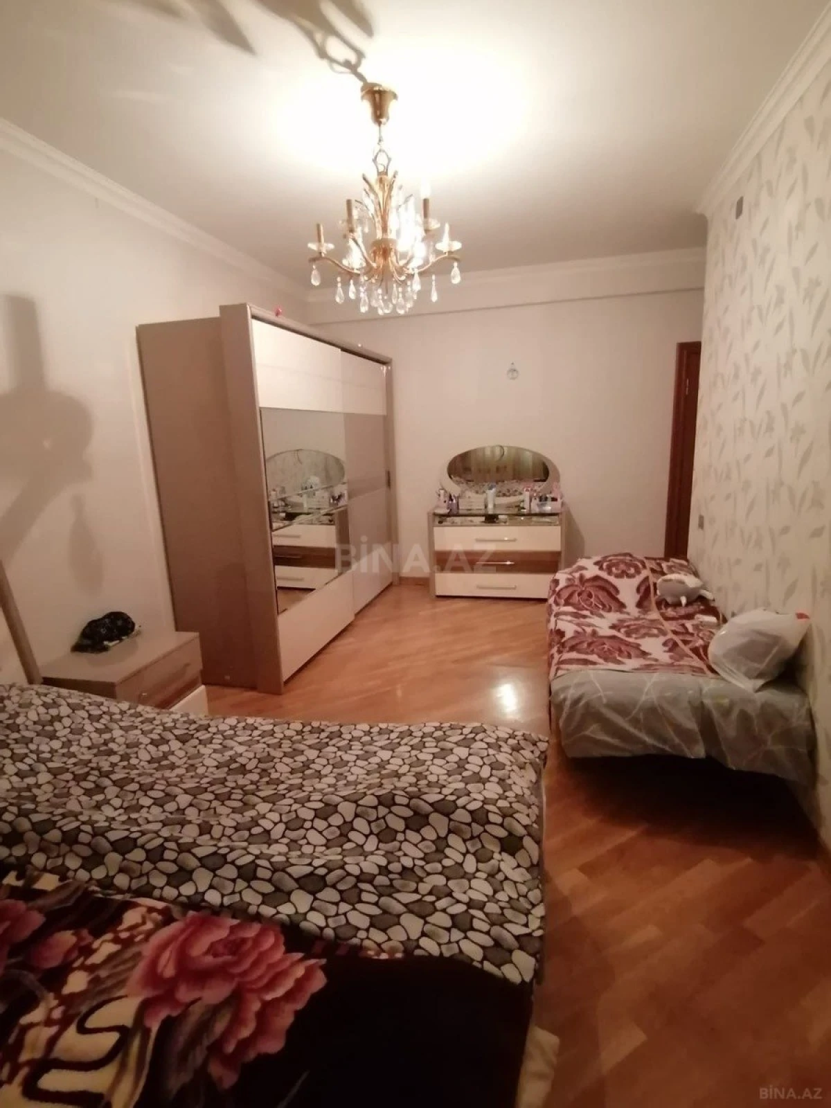 Satılır 3 otaqlı mənzil 148 m²