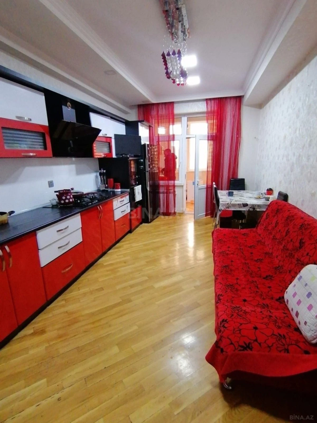 Satılır 3 otaqlı mənzil 148 m²