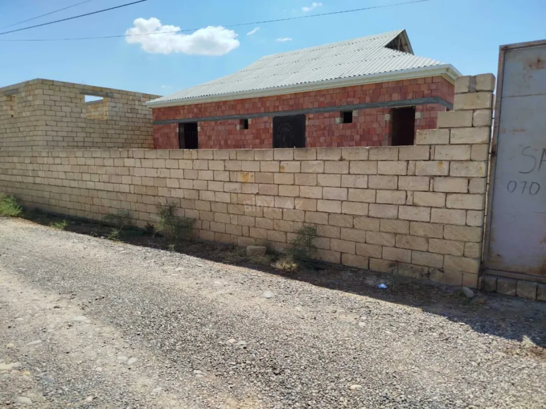 Satılır 4 otaqlı həyət evi 100 m²