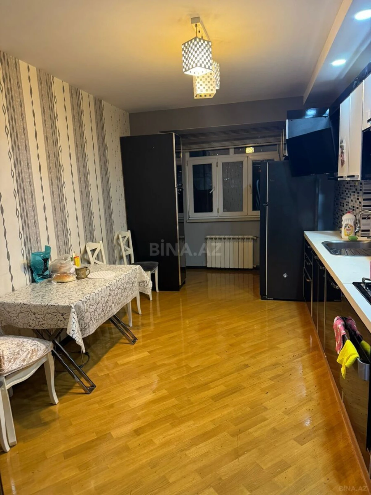Kirayə verilir 4 otaqlı mənzil 130 m²