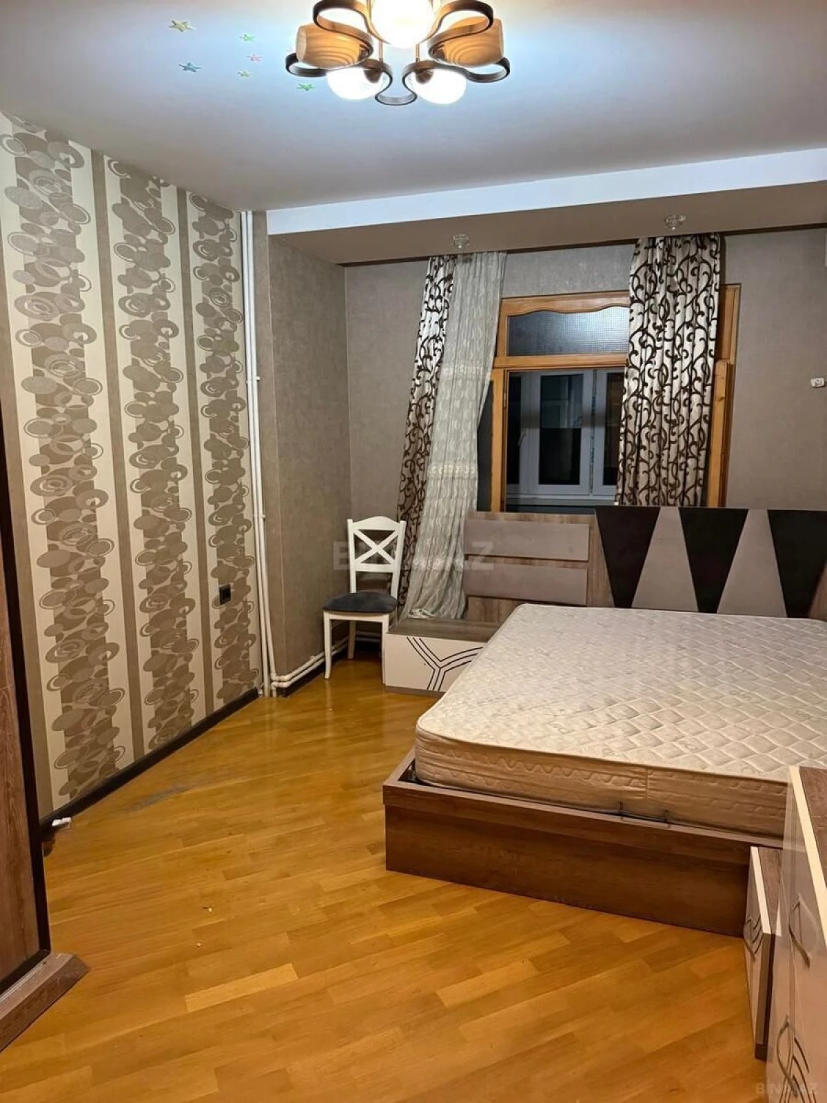 Kirayə verilir 4 otaqlı mənzil 130 m²