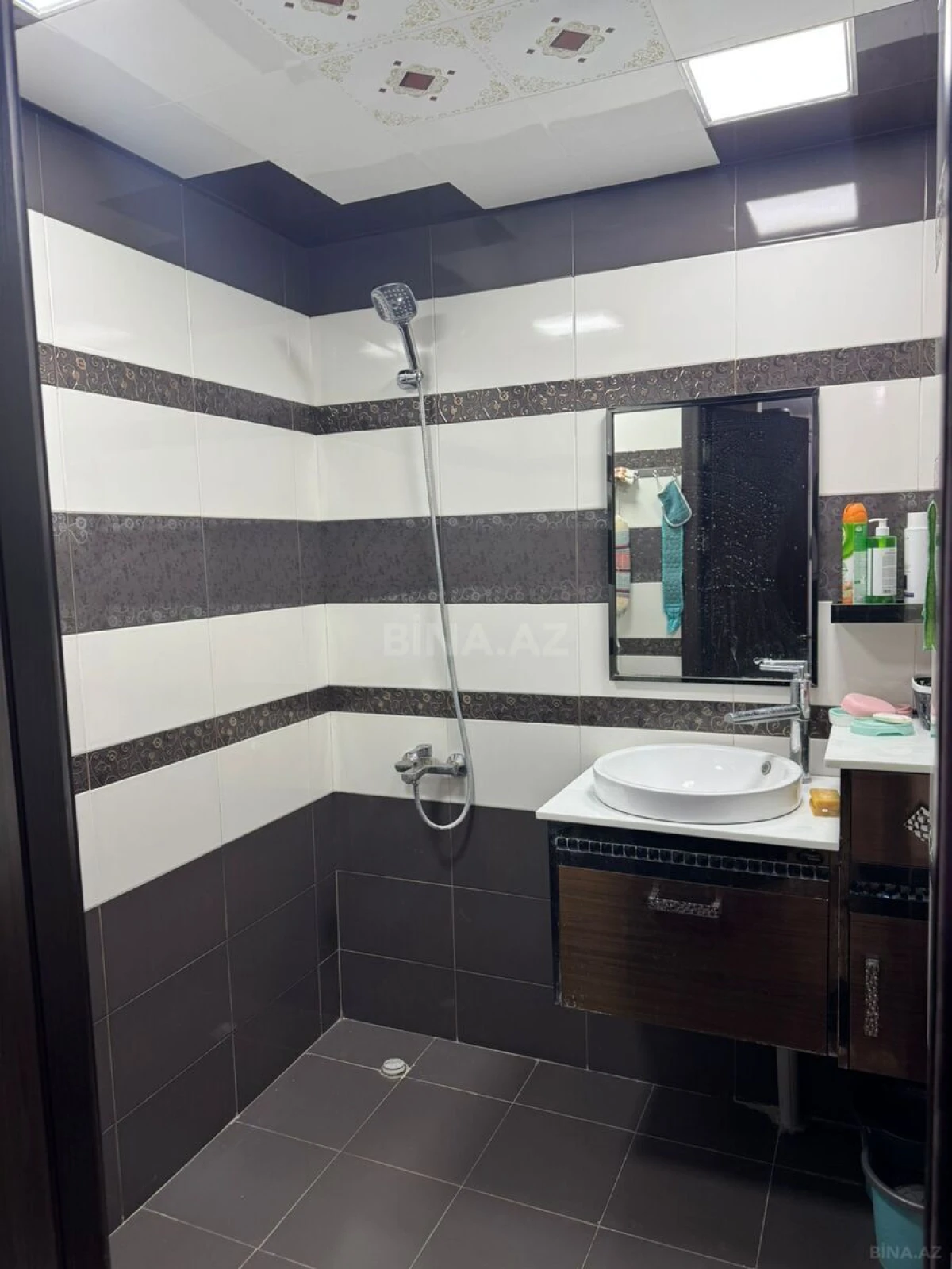 Kirayə verilir 4 otaqlı mənzil 130 m²